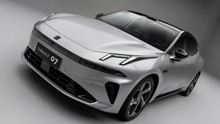 Lynk & Co 07 EM-P